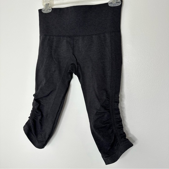 Lululemon the flow cropped leggings seamless ruched - Picture 1 of 7
